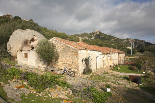 Stazzu MaltinedduLocalitài Maltineddu - Cumunu di lu PalauStazzu cun accultu la conca di granittu