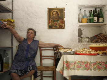 Capu Suprastanti Località Santa Reparata - Comune di Luogosanto  Festa campestre di Santa Reparata, Cucina, la Capo Socia da direttive per la preparazione dei tavoli