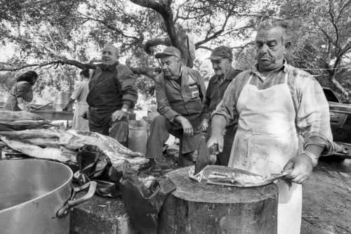 Suprastantia Localitài Santu Micali, ponti Liscia, Santu Pascali - Cumunu di Tempiu  Festa di campagna Santu Micali, priparazione di lu gustàri, Li soci taddani l’agnoni pa lu brodu