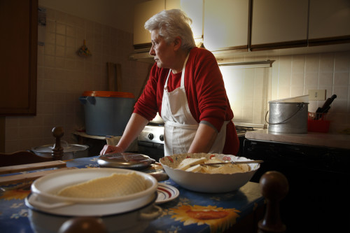 Stazzu Sagana. Località	Muntagna, Stazzu Sagana, casa nuovaFacendo il formaggio #1. Agostina Maiorca